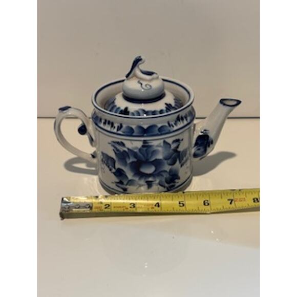 Vintage Gzhel Porcelain Tea Pot Chinoiserie Style Blue White Hand Made Russia - Picture 10 of 12